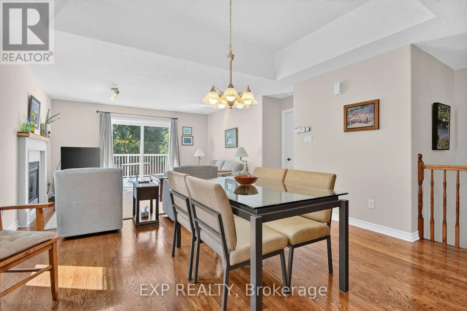 40 GASLIGHT WAY