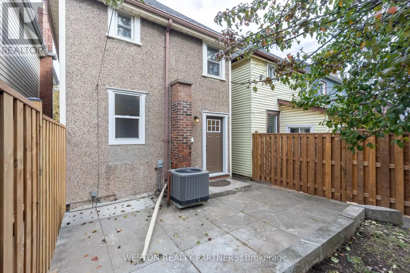 62 FRANCIS STREET