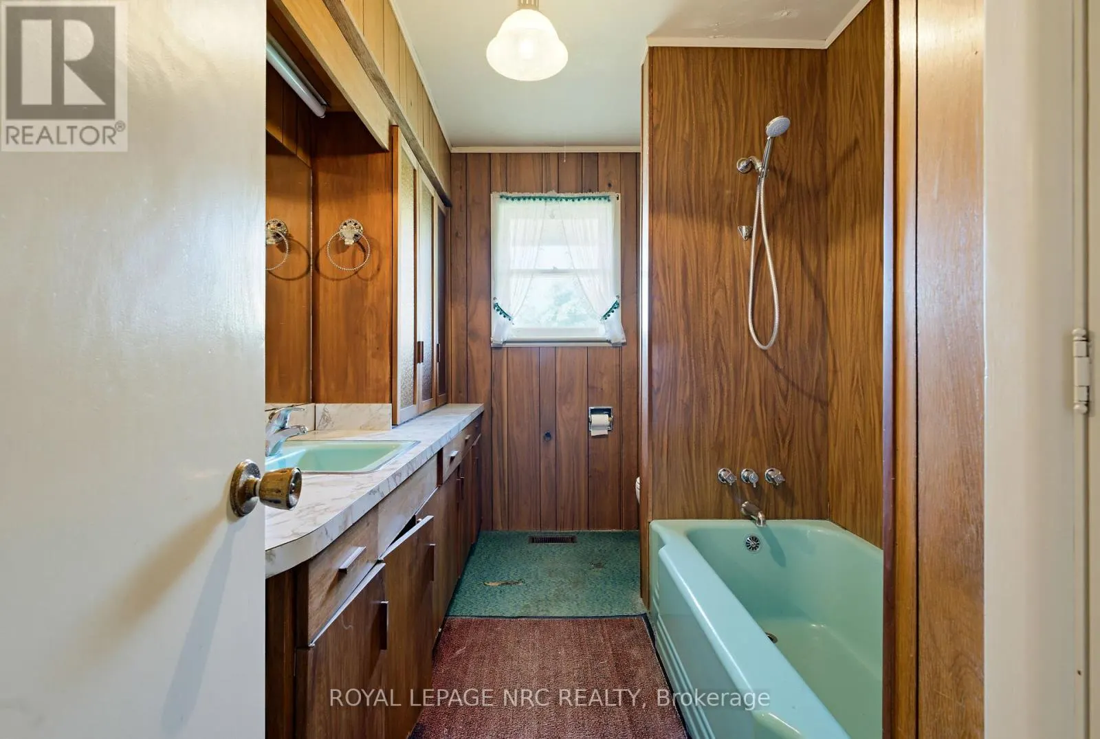 1023 NORTH SERVICE ROAD