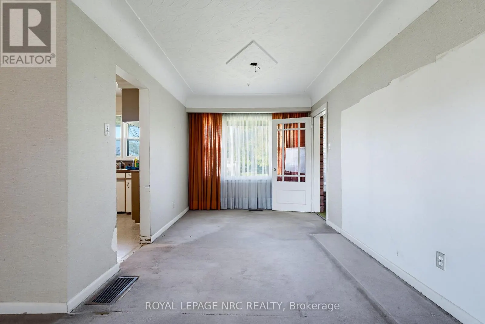 1023 NORTH SERVICE ROAD