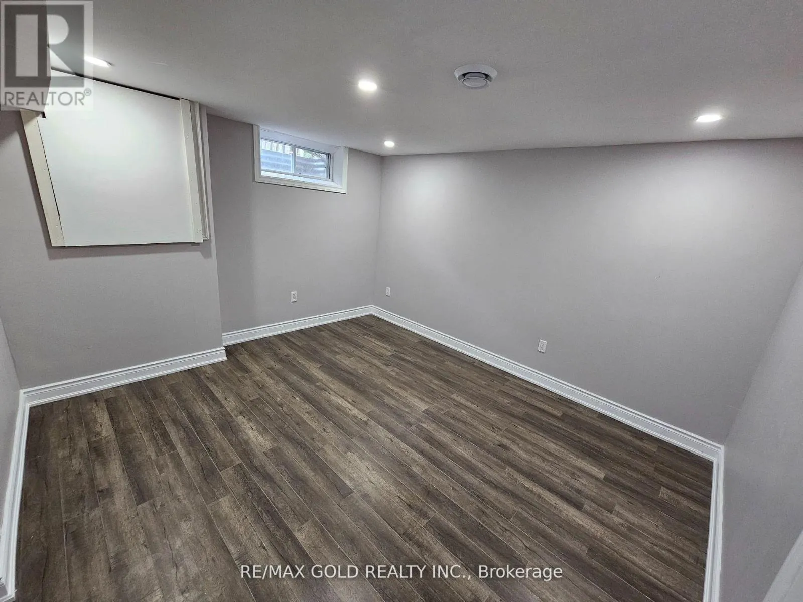 285 NORTH WATER STREET W