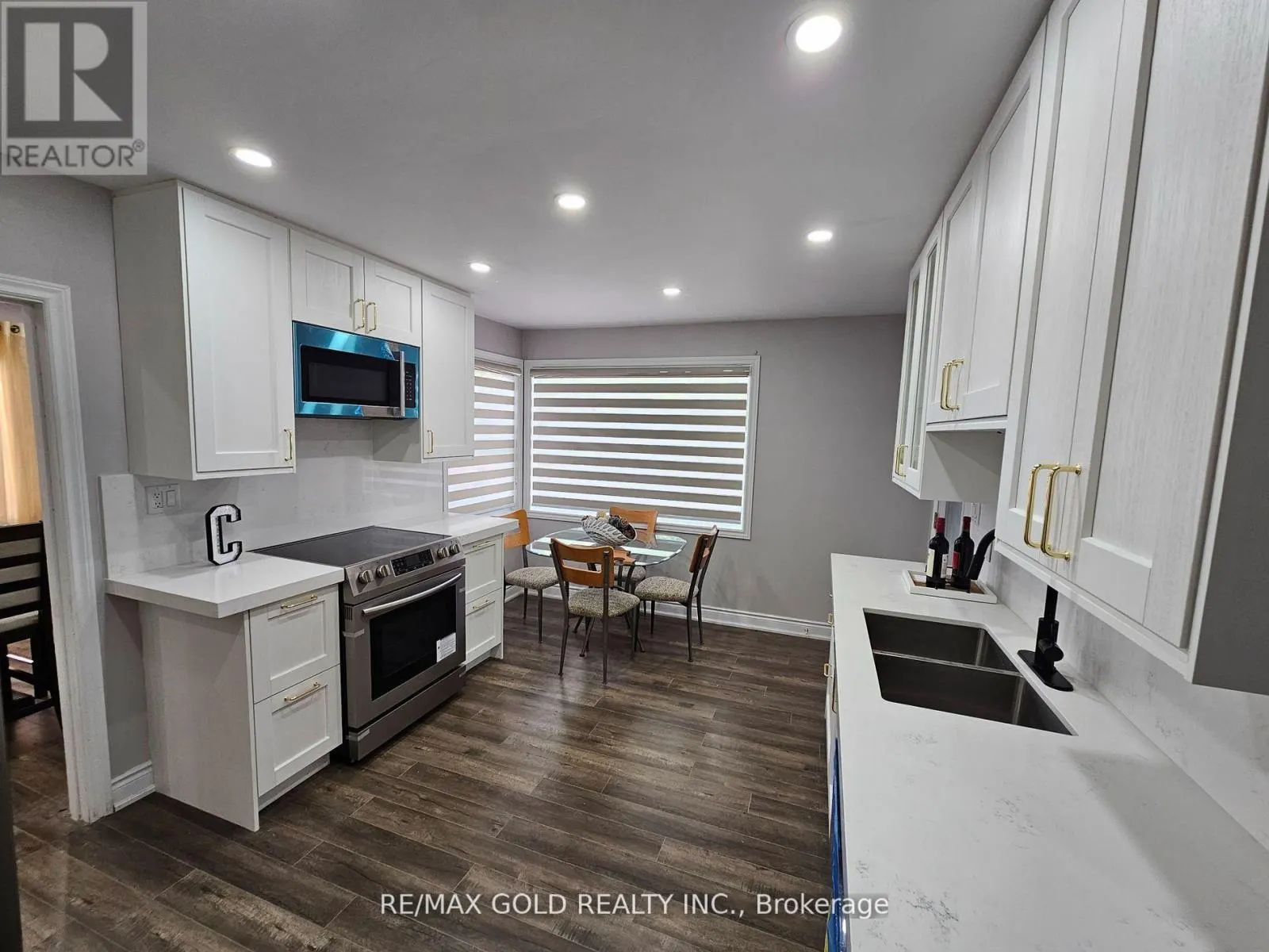 285 NORTH WATER STREET W