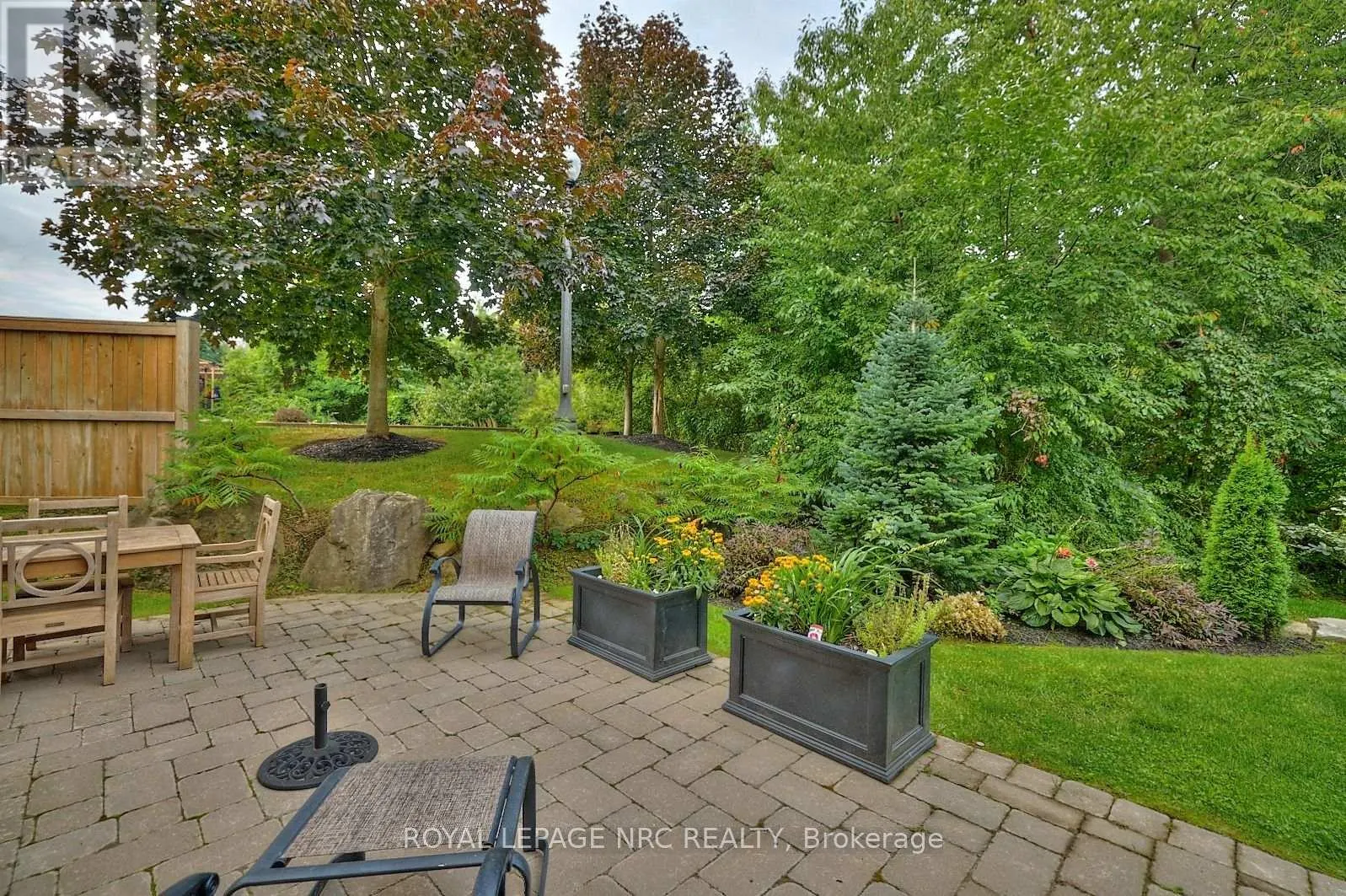 50 ABERDEEN LANE S