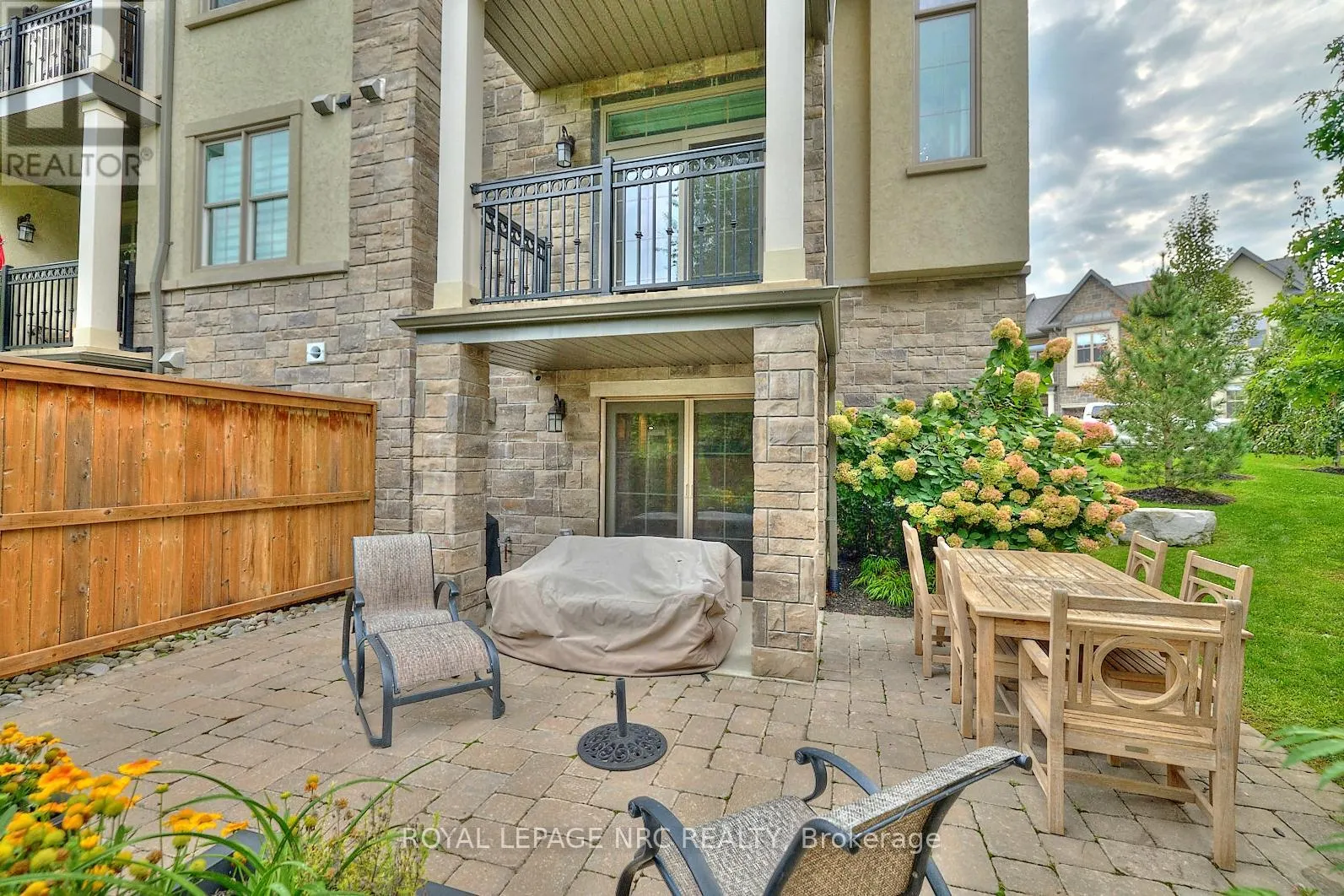 50 ABERDEEN LANE S