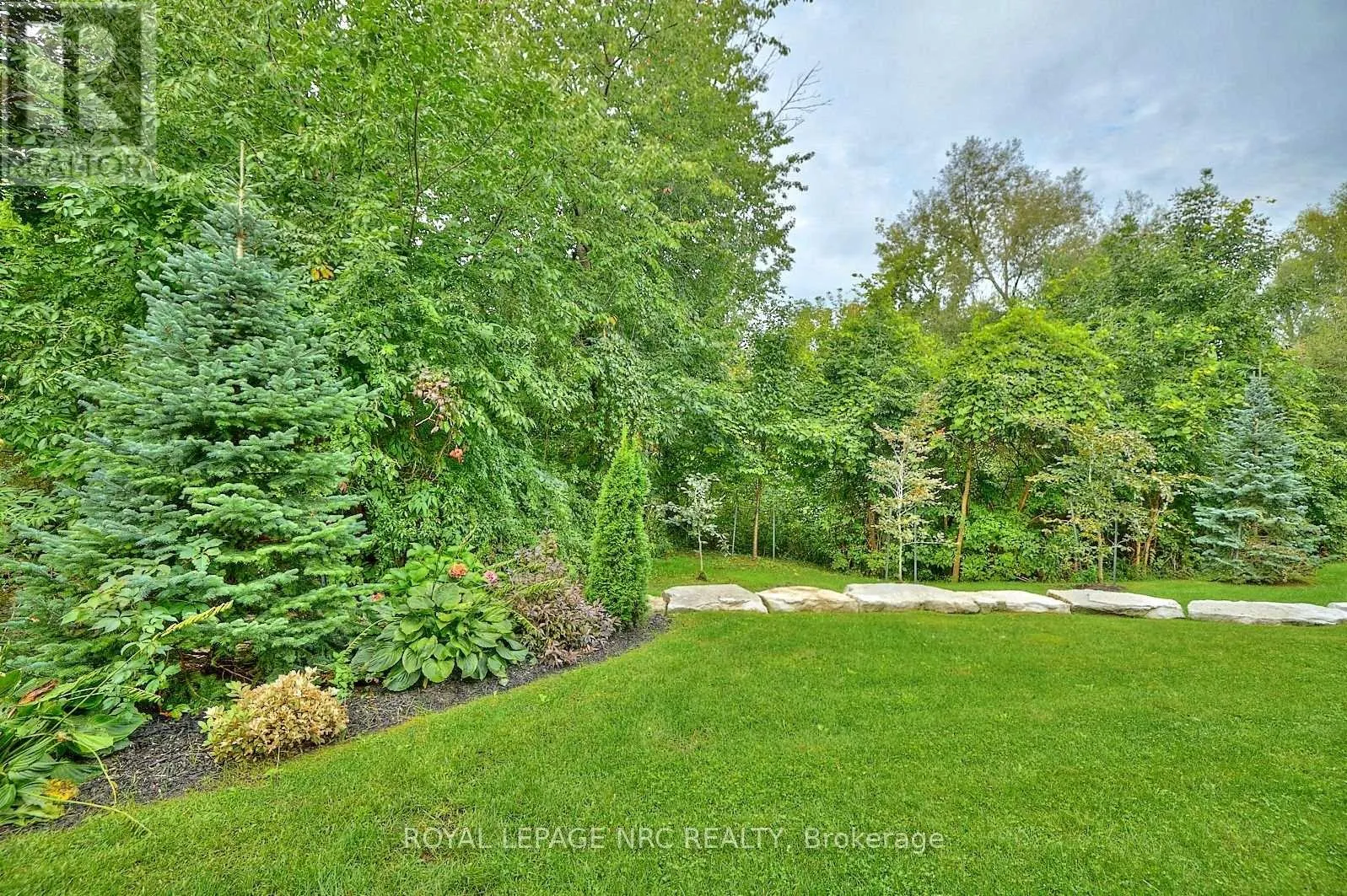 50 ABERDEEN LANE S
