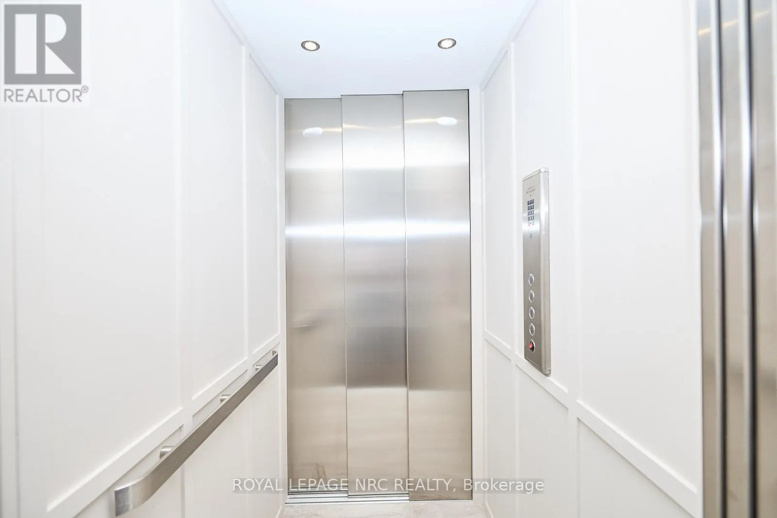 50 ABERDEEN LANE S