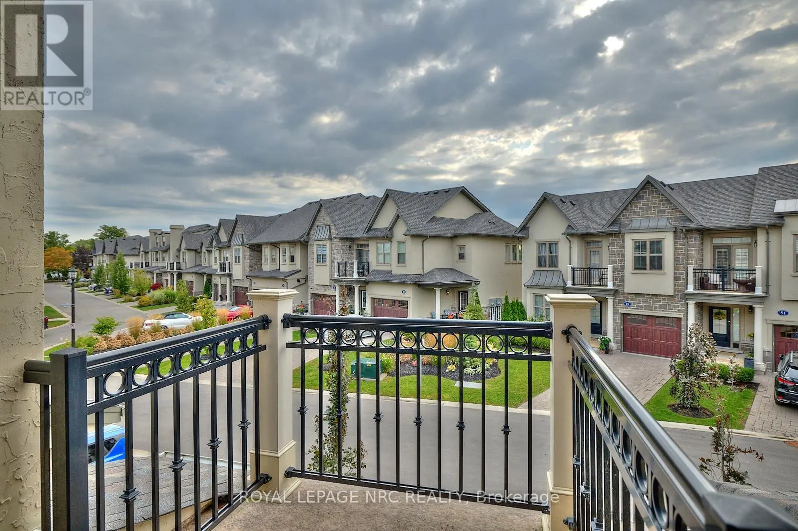 50 ABERDEEN LANE S