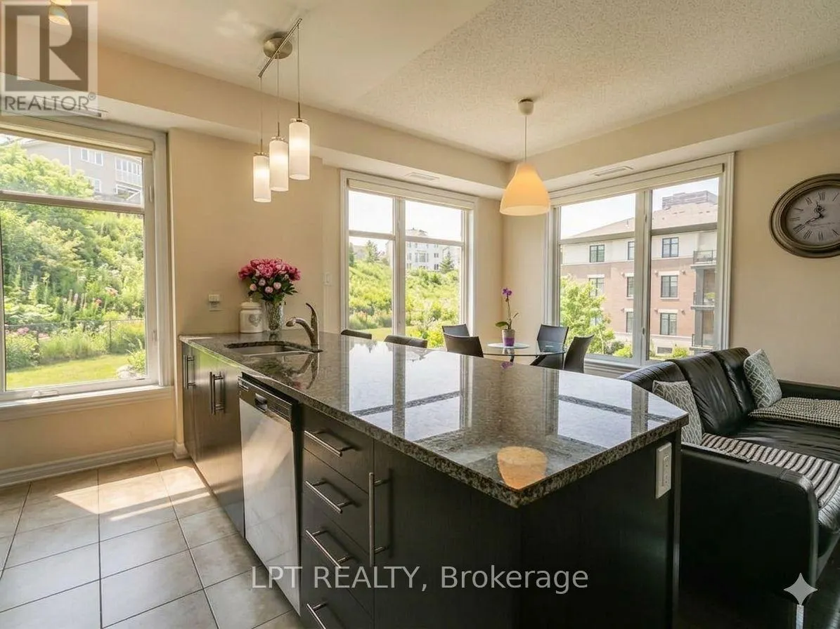 203 - 190 GUELPH PRIVATE