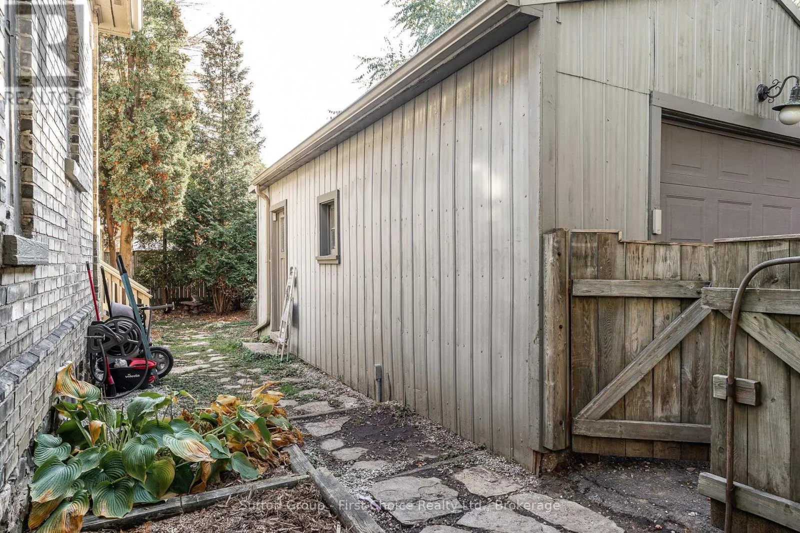 109 COBOURG STREET