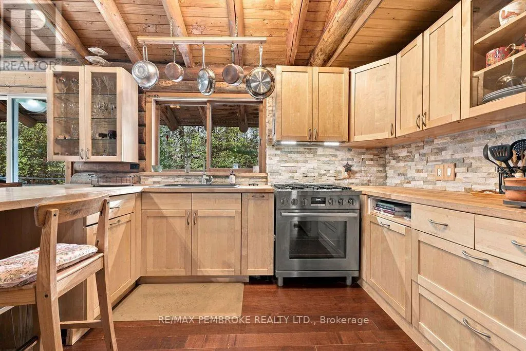 995 SCHUTT ROAD