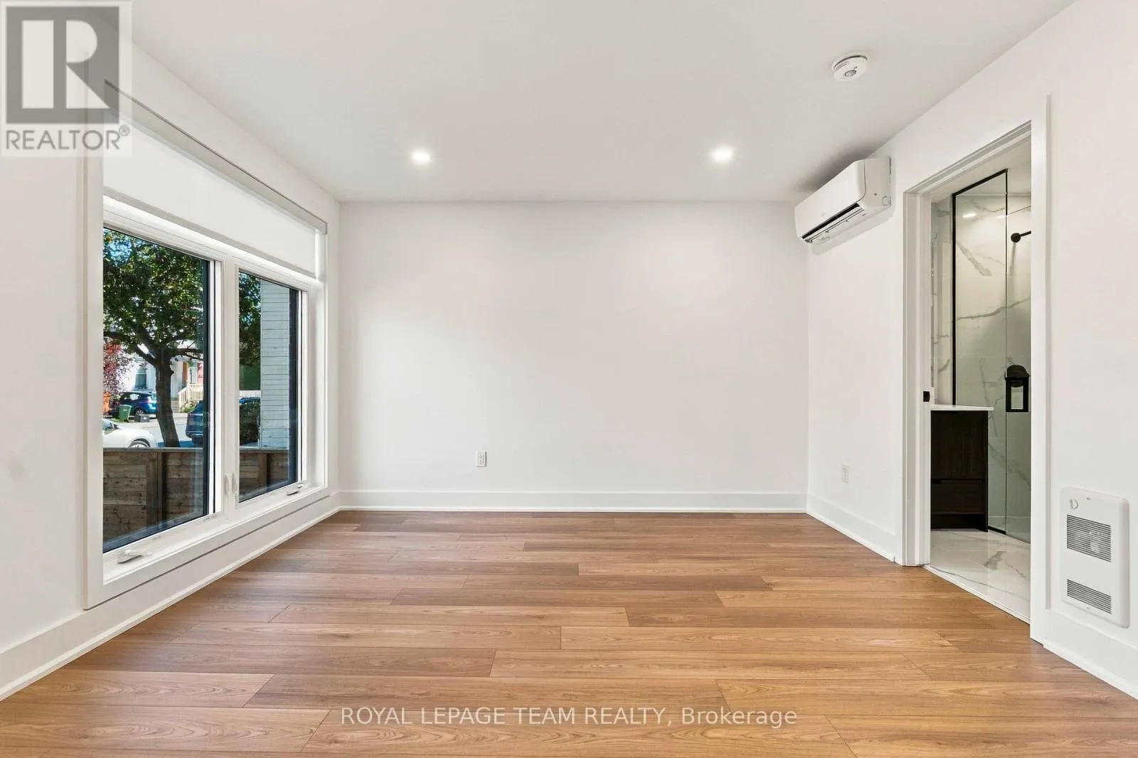 3 - 100 HAMILTON AVENUE N