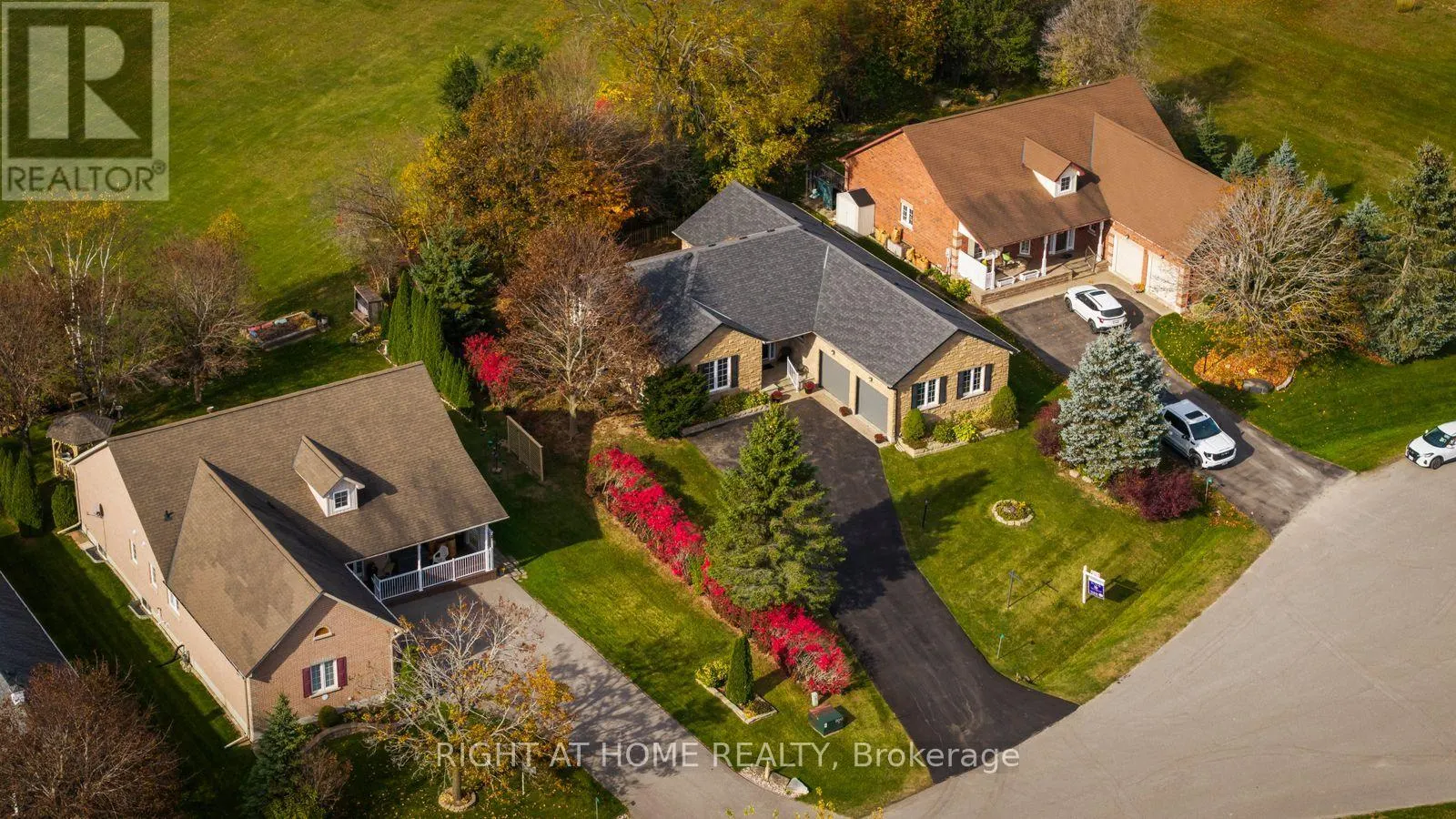 21 CRESCENT MOON LANE