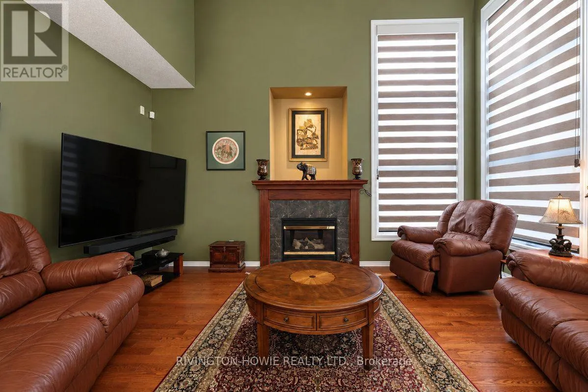 82 UPMINSTER WAY