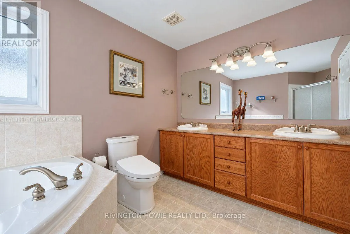 82 UPMINSTER WAY