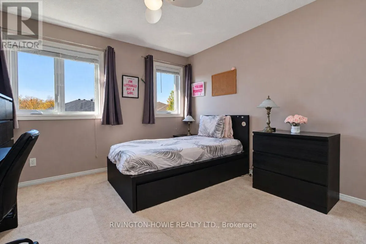 82 UPMINSTER WAY