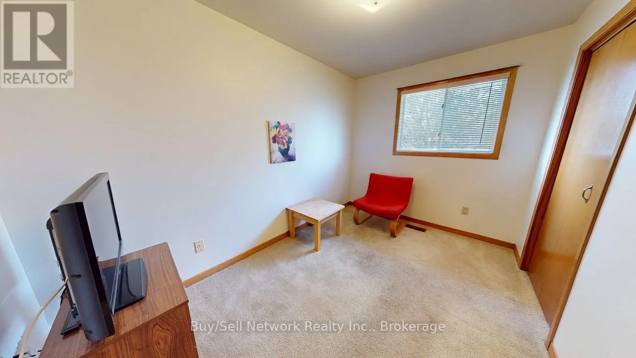 2565 MARSDALE DRIVE