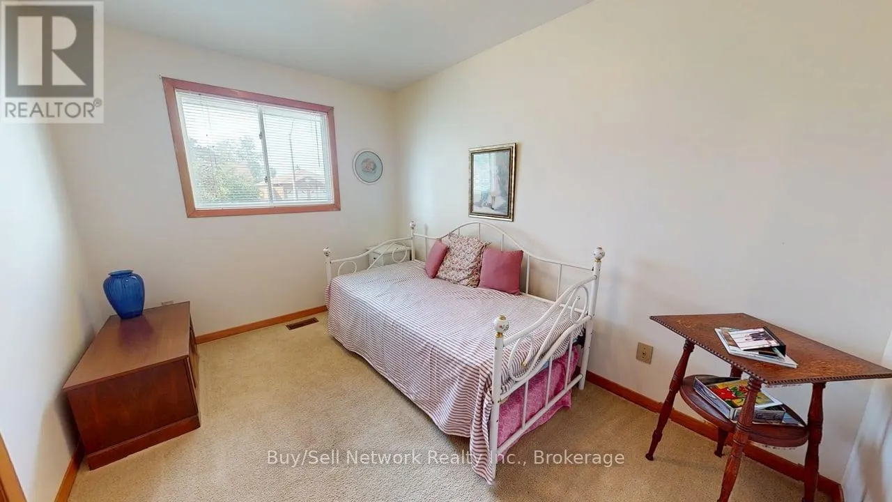 2565 MARSDALE DRIVE