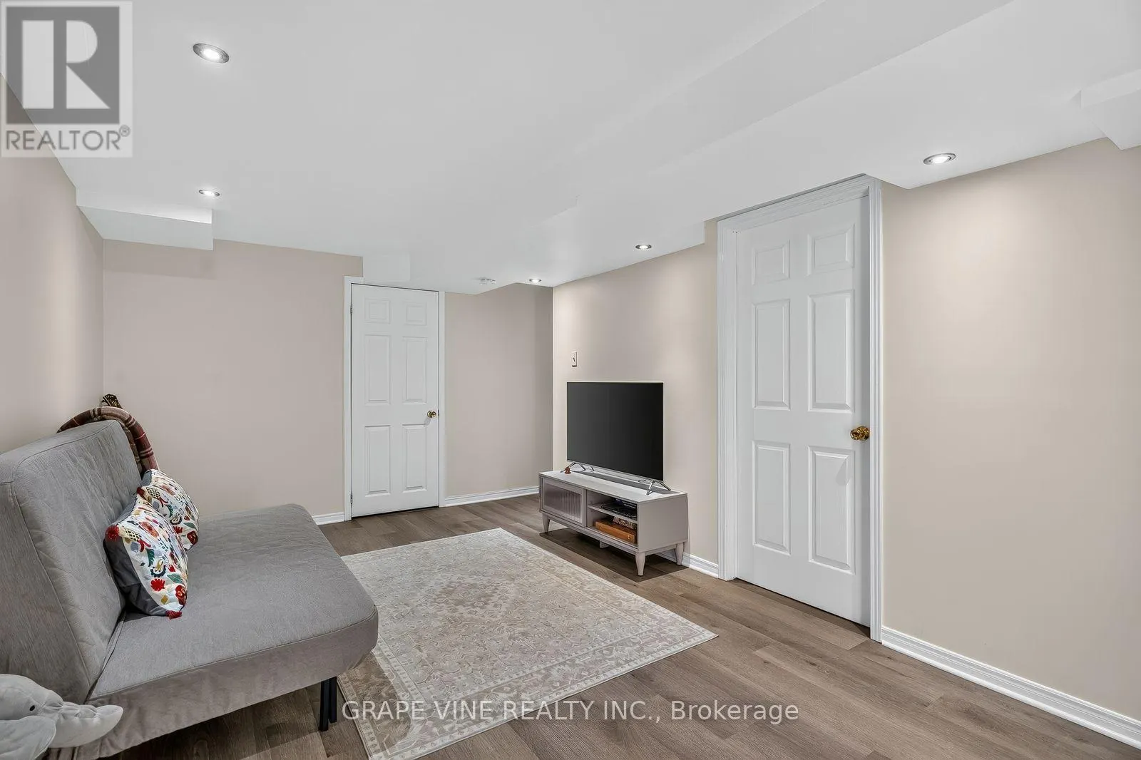 22 HODGSON COURT