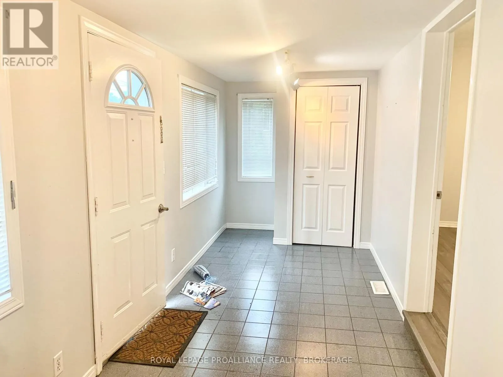 818 DIVISION STREET