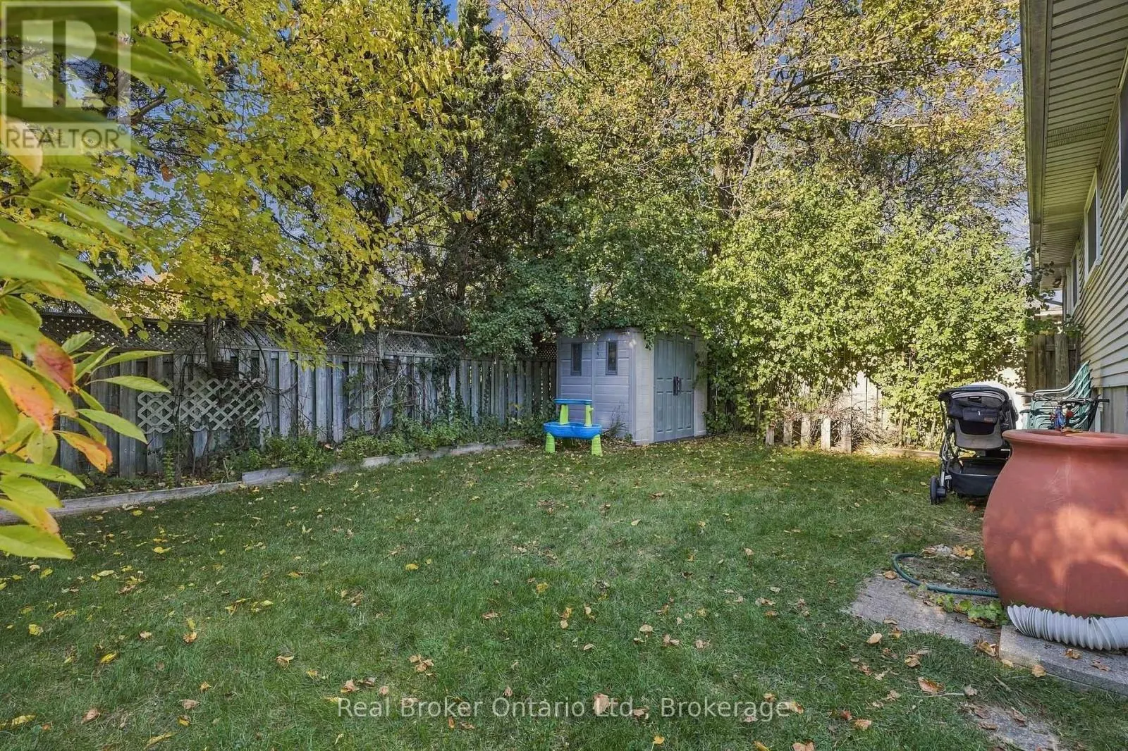 427A DAYNA CRESCENT