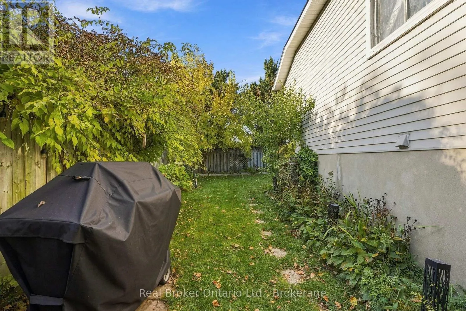 427A DAYNA CRESCENT