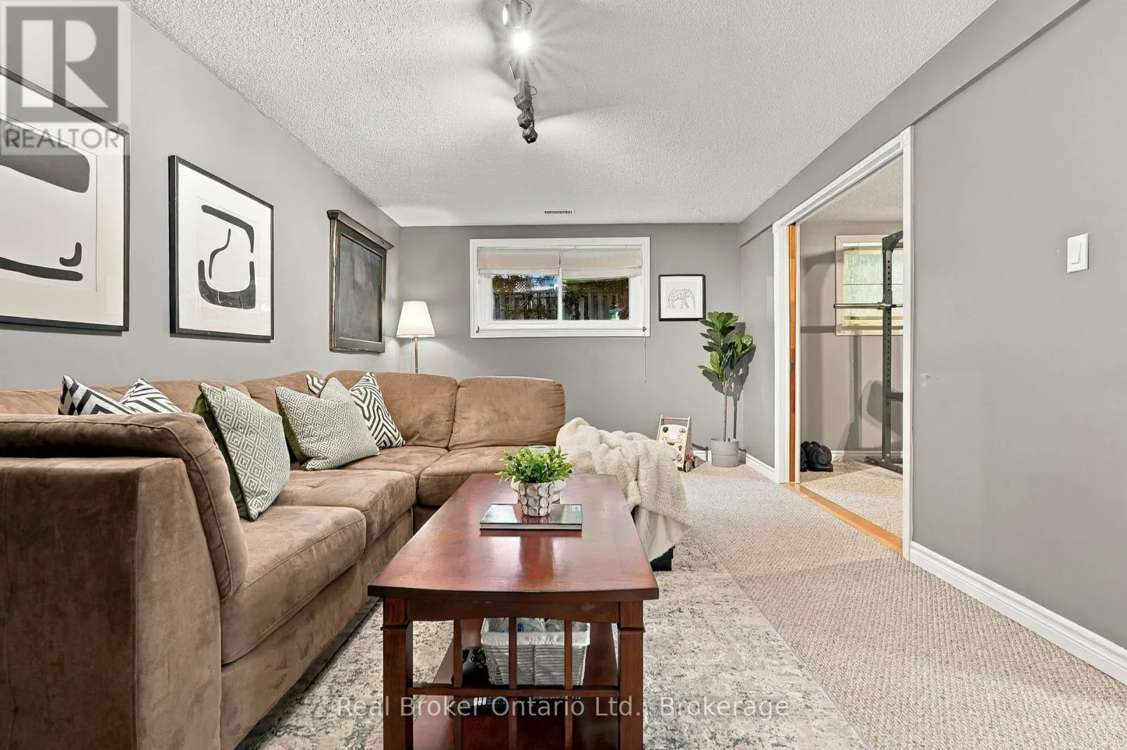 427A DAYNA CRESCENT