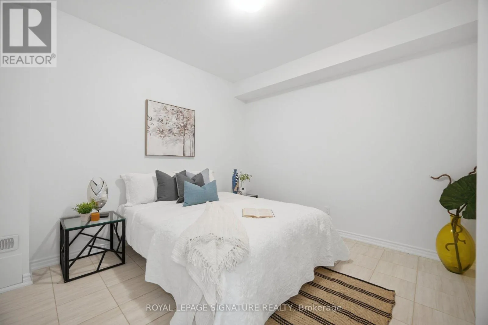 1 RIDGESIDE LANE