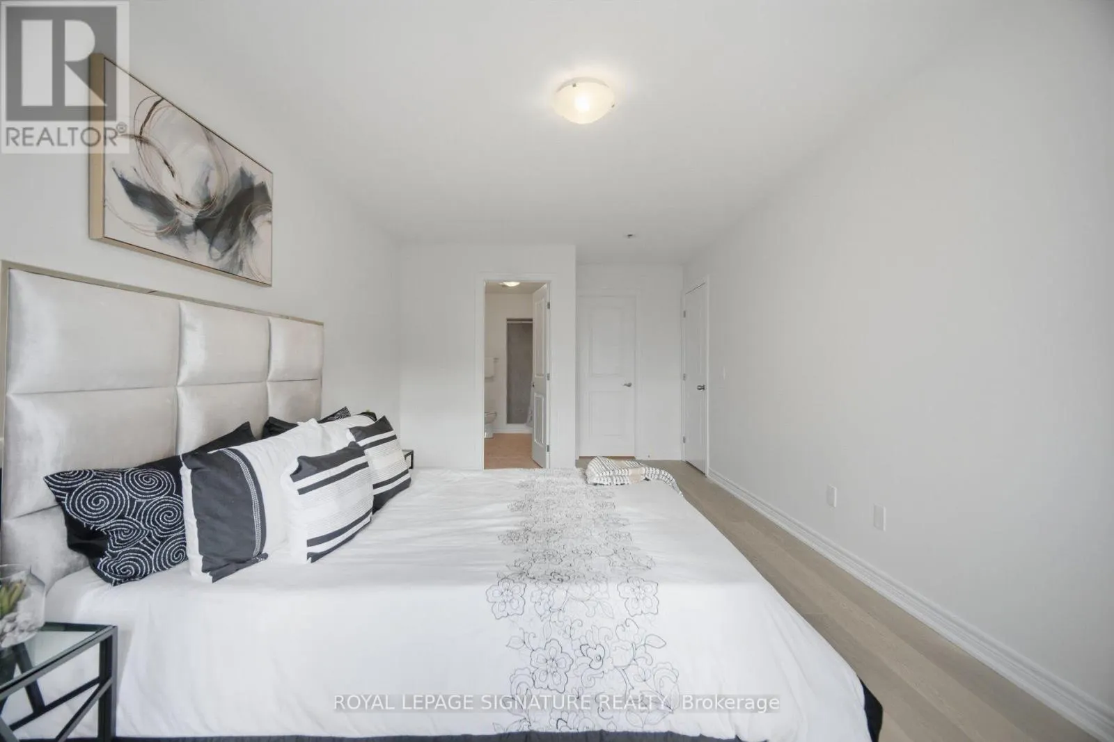 1 RIDGESIDE LANE