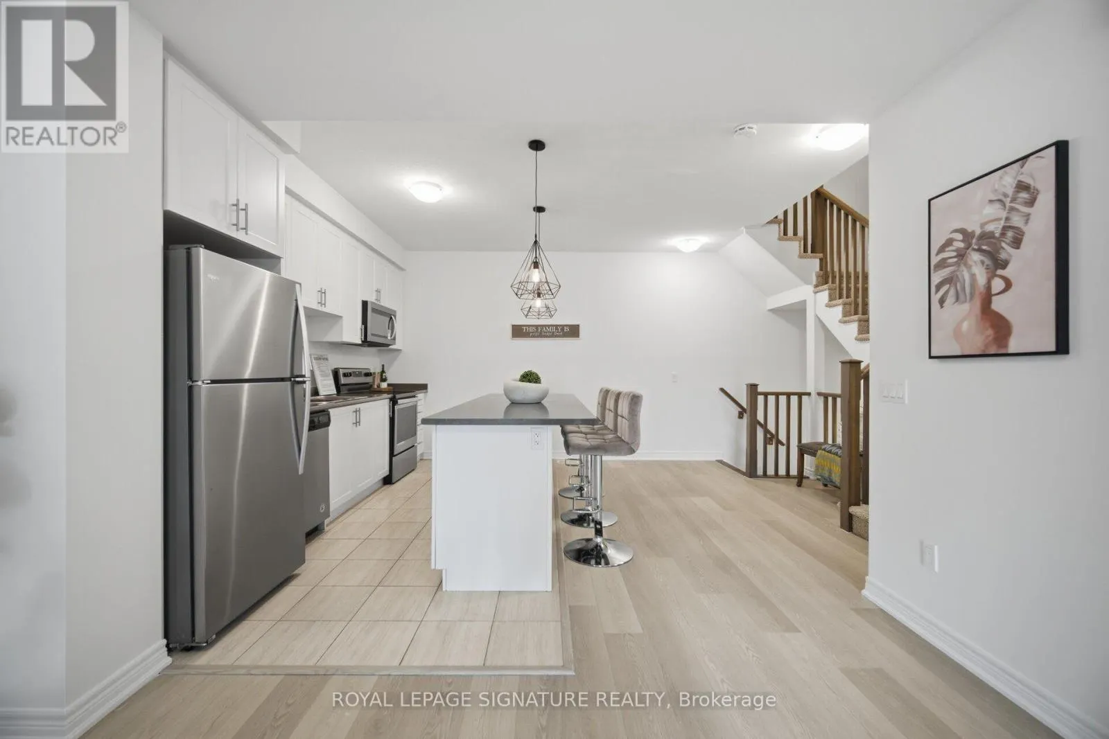 1 RIDGESIDE LANE