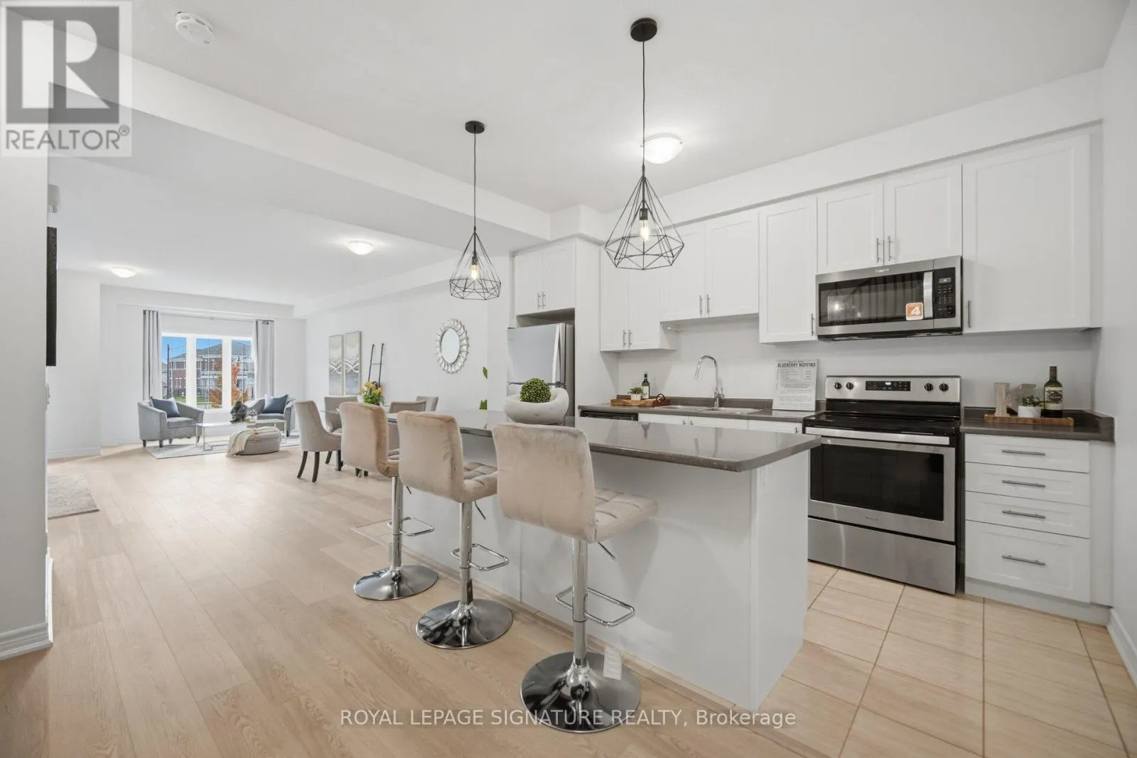 1 RIDGESIDE LANE
