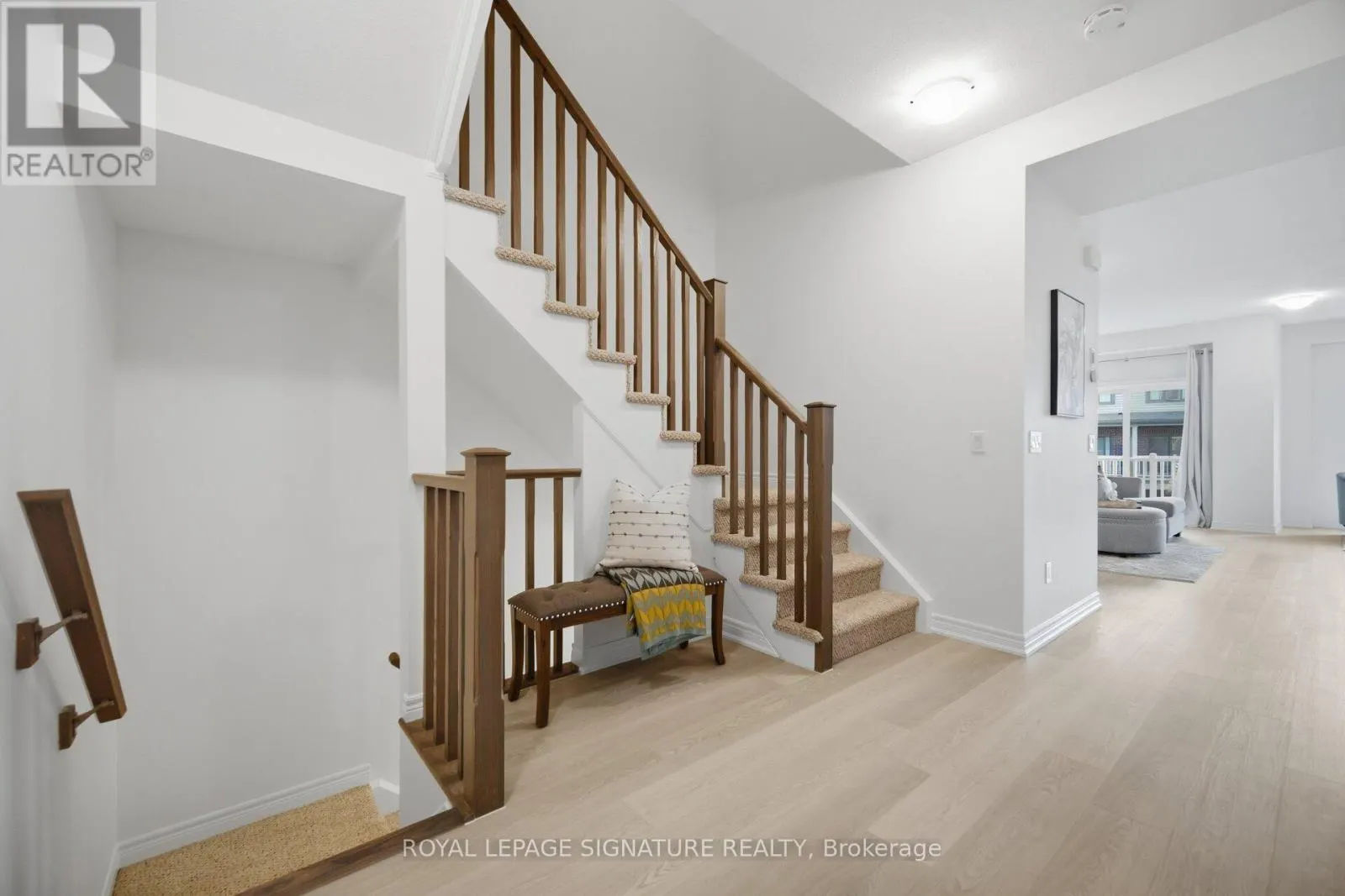 1 RIDGESIDE LANE