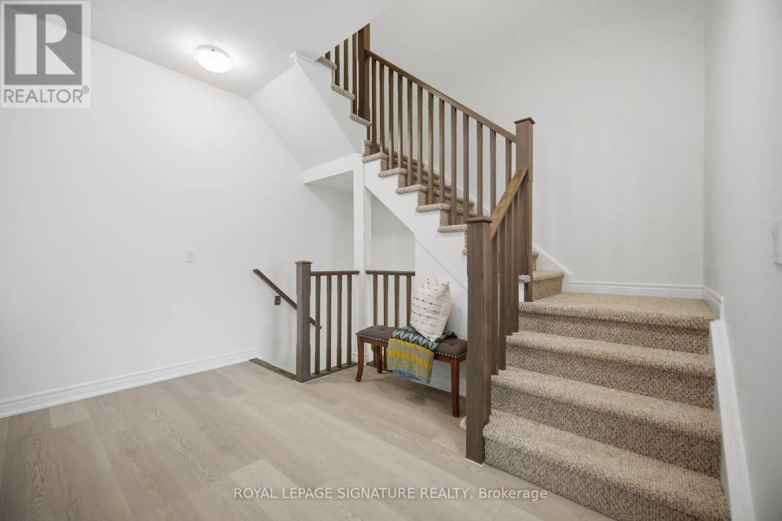 1 RIDGESIDE LANE