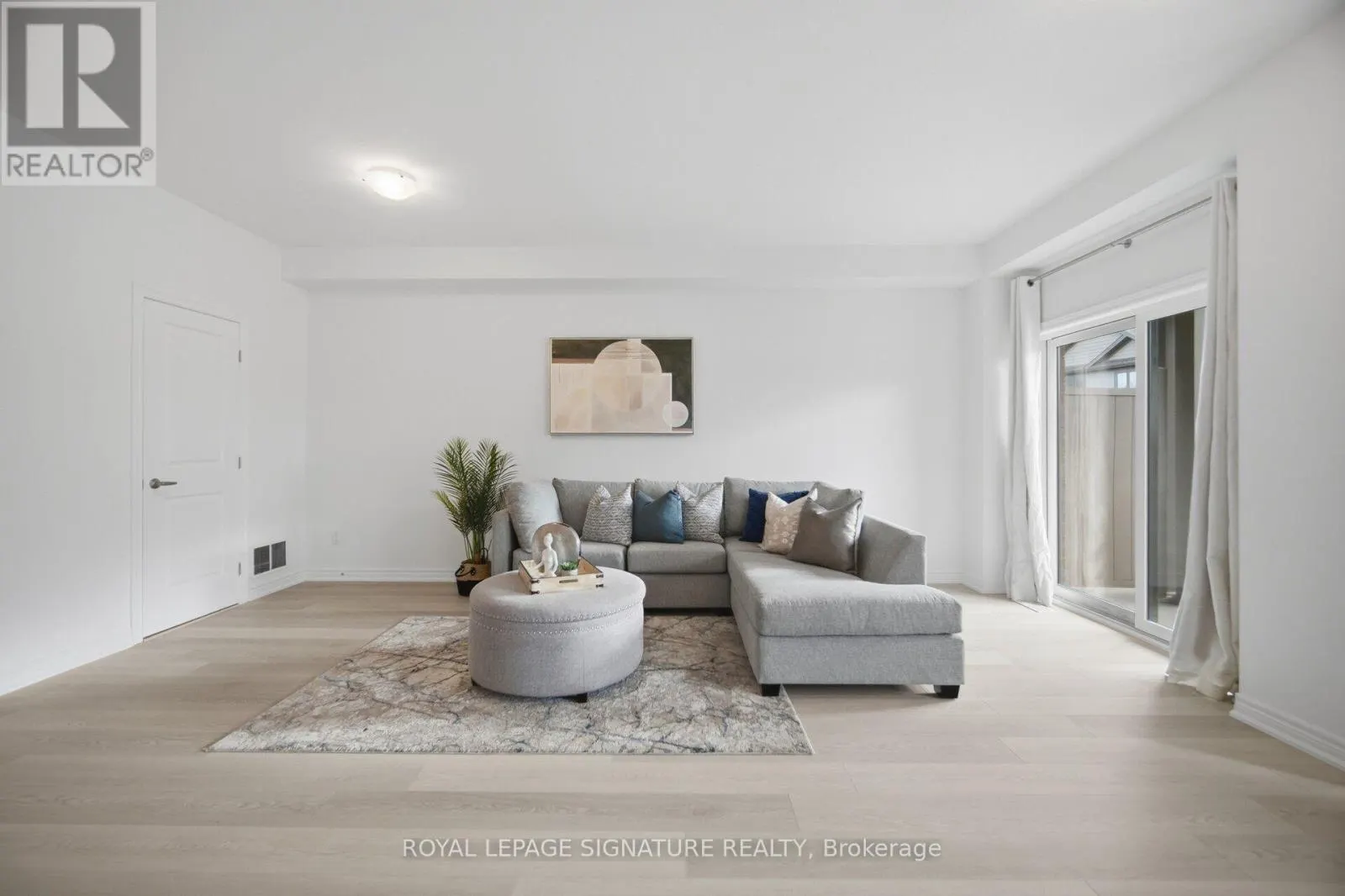 1 RIDGESIDE LANE