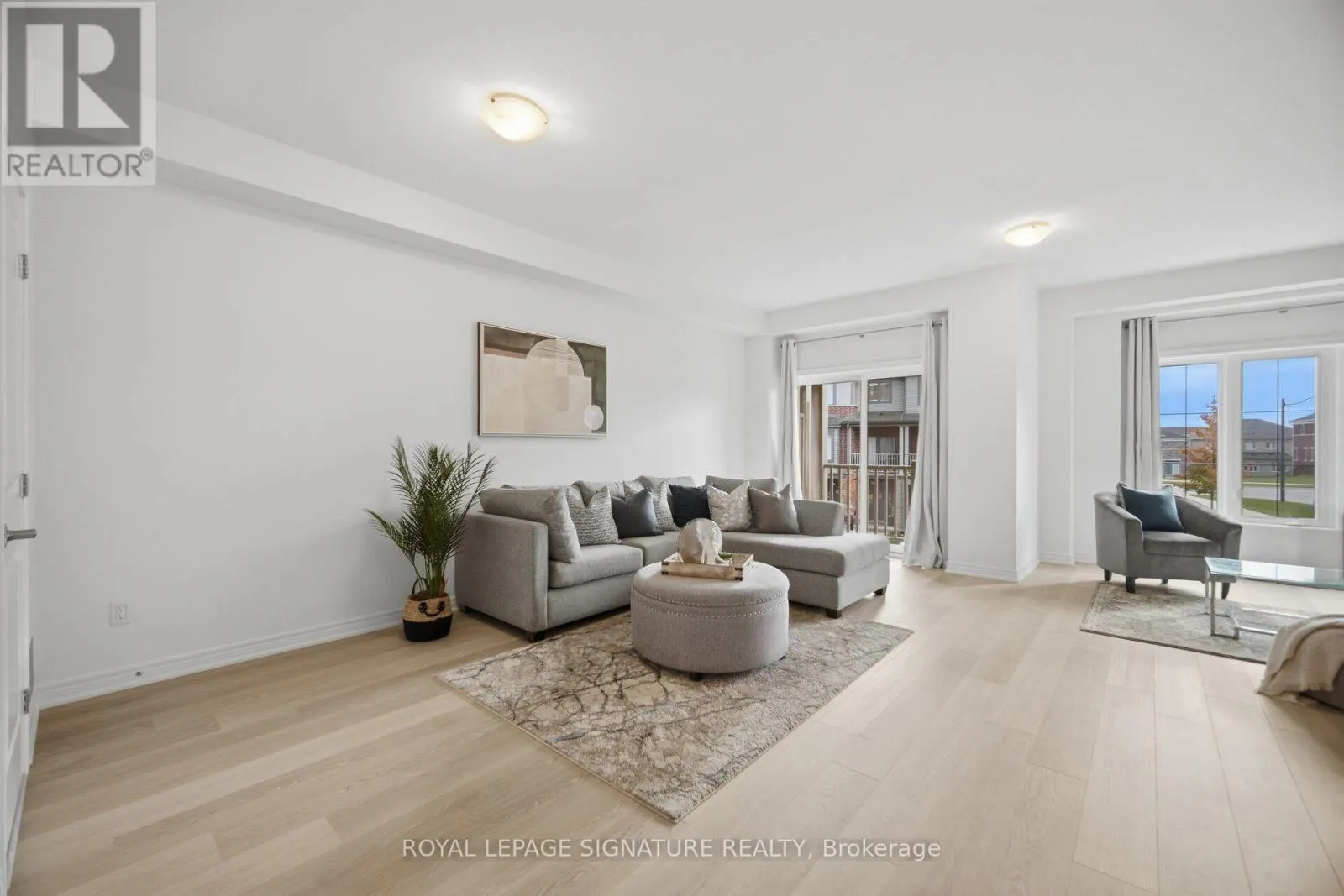 1 RIDGESIDE LANE
