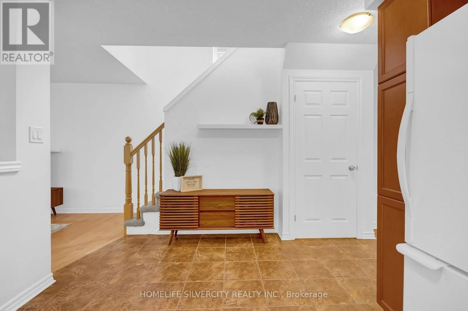 45 - 1059 WHETHERFIELD STREET N