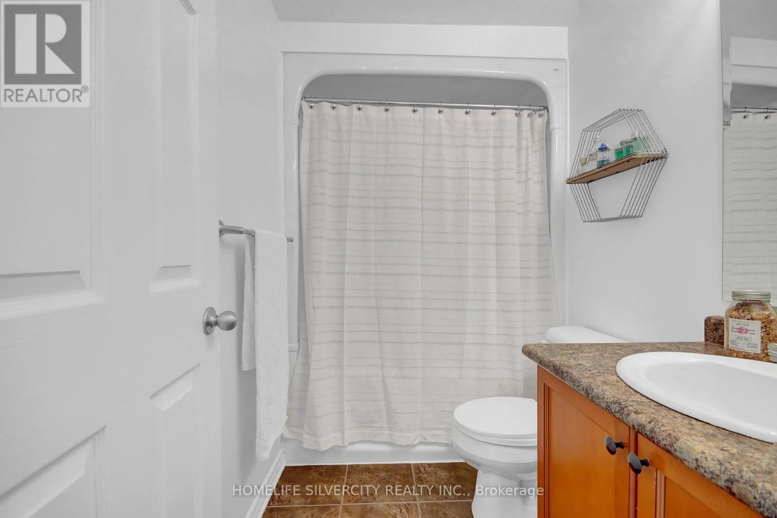 45 - 1059 WHETHERFIELD STREET N