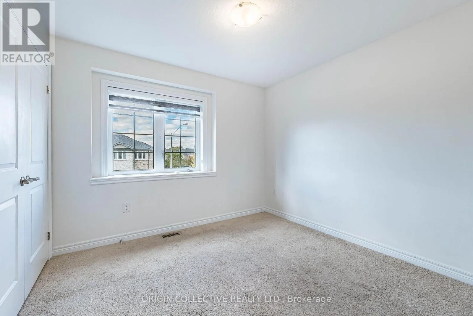 136 WESTBANK TRAIL E