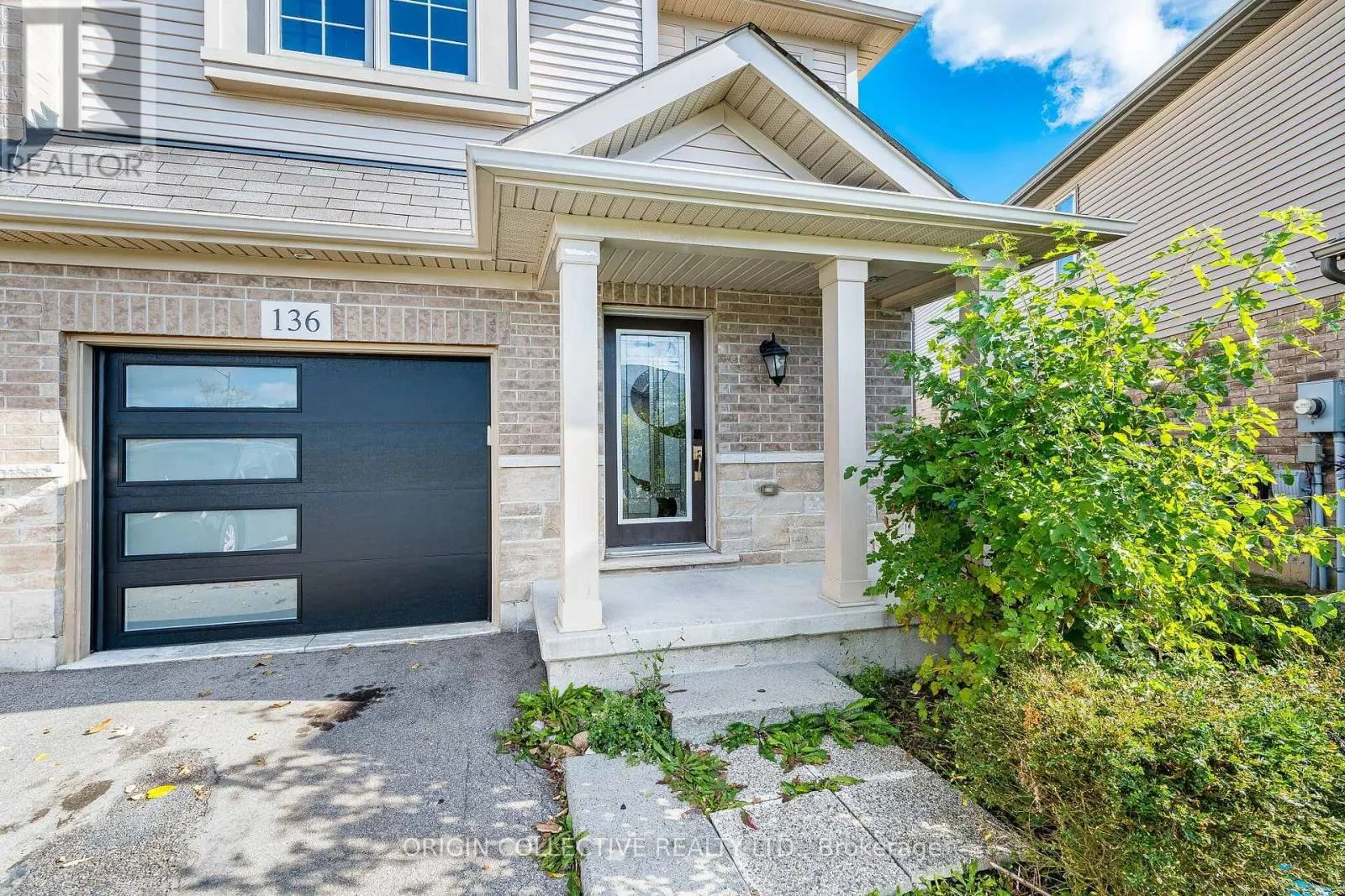 136 WESTBANK TRAIL E