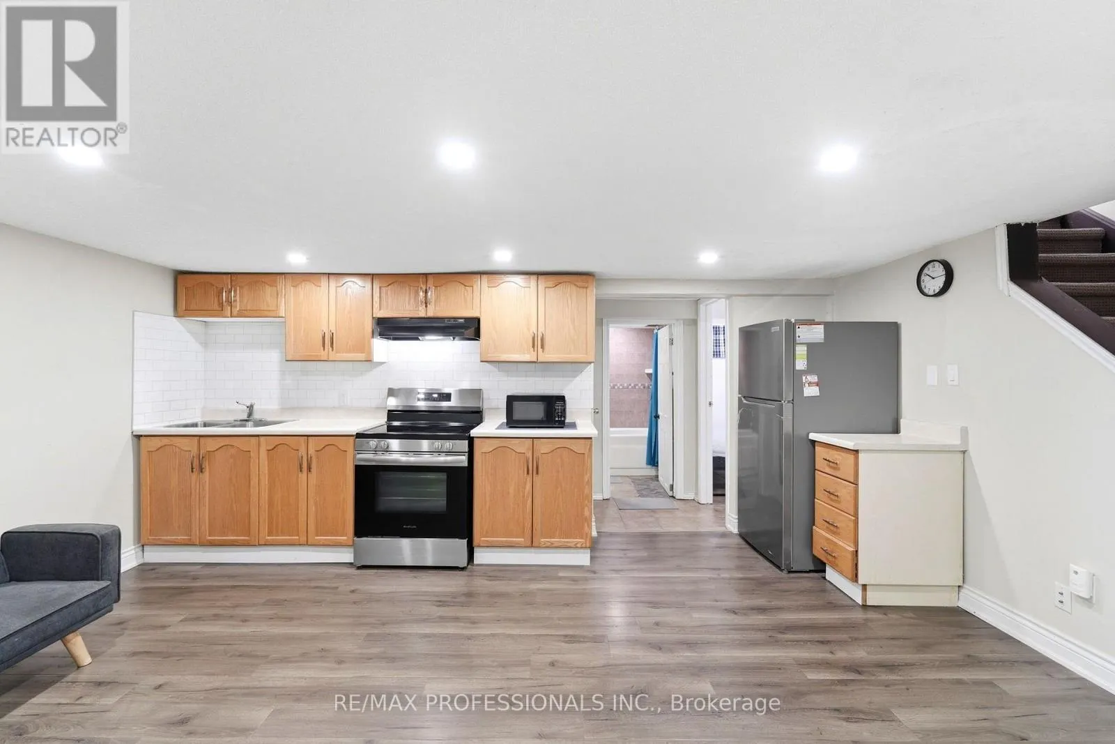 46 LILACSIDE DRIVE