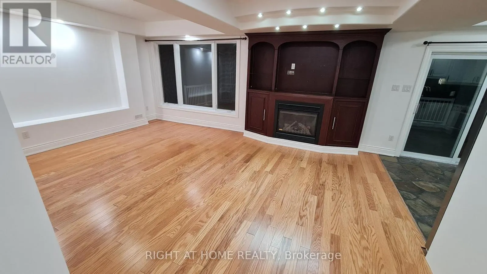 2 - 172 LENA CRESCENT