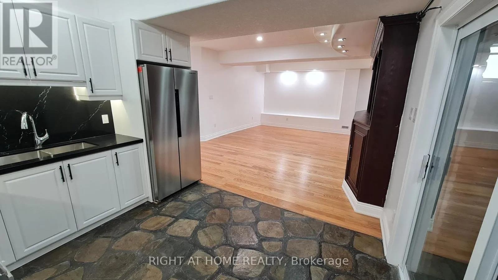 2 - 172 LENA CRESCENT