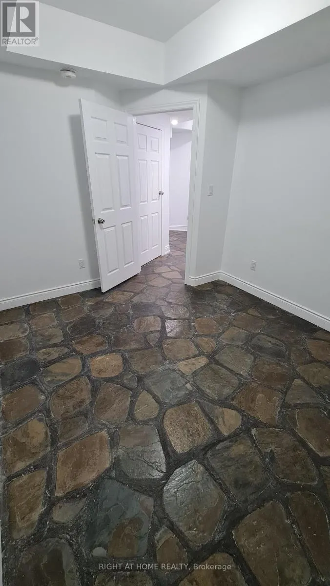 2 - 172 LENA CRESCENT