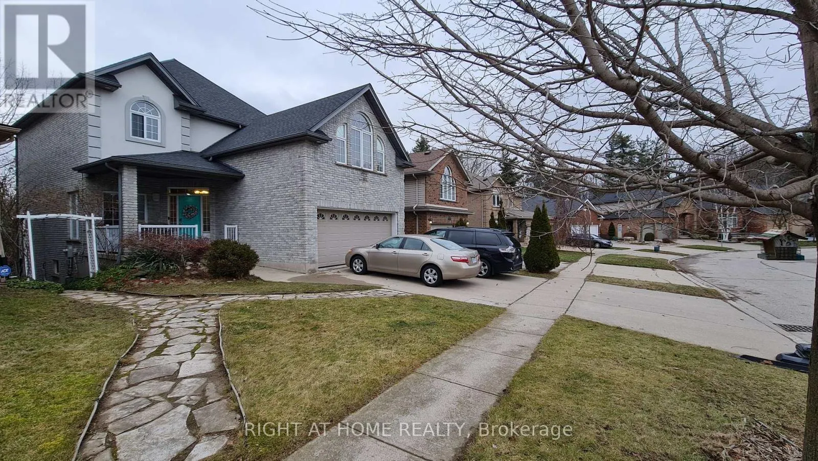2 - 172 LENA CRESCENT