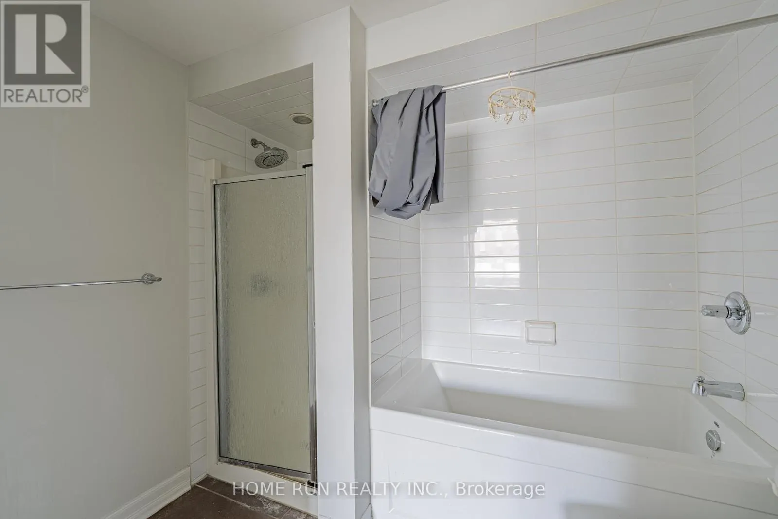 1407 - 238 BESSERER STREET