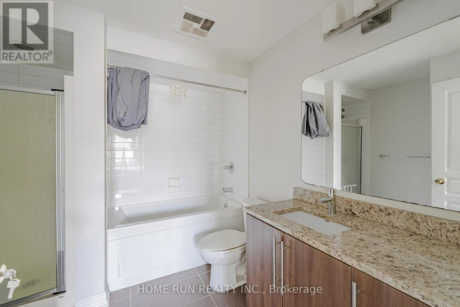 1407 - 238 BESSERER STREET