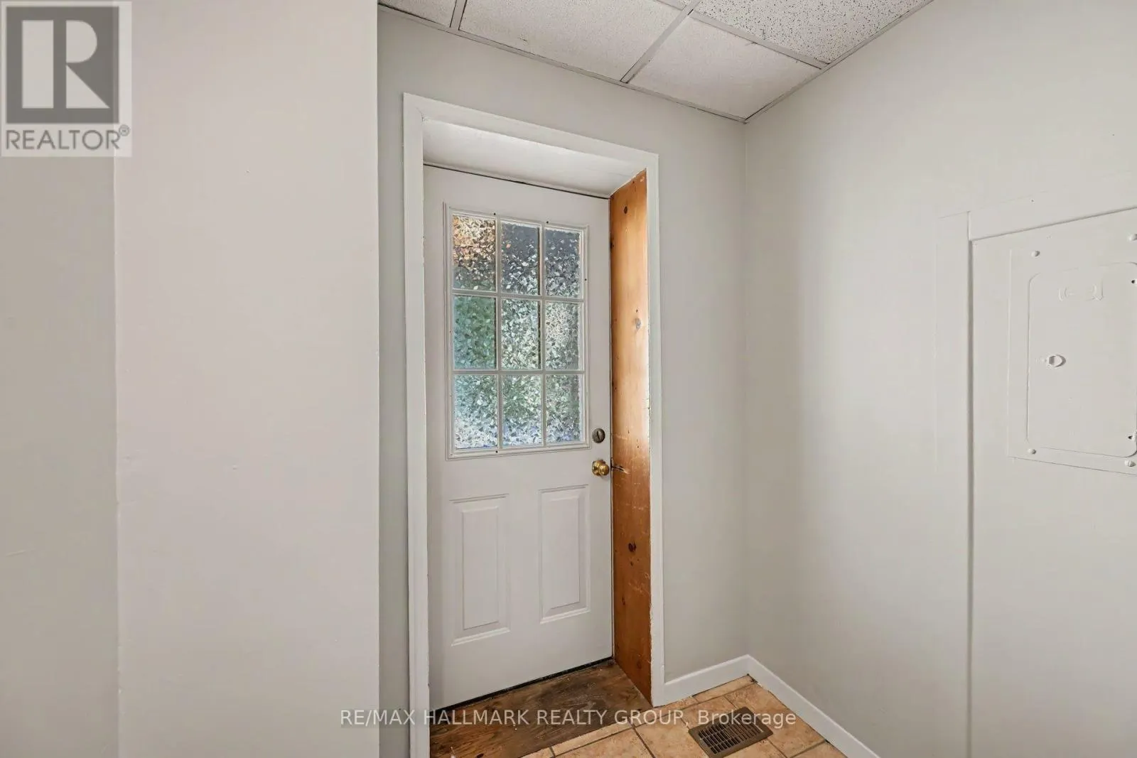 1 - 216 BELL STREET