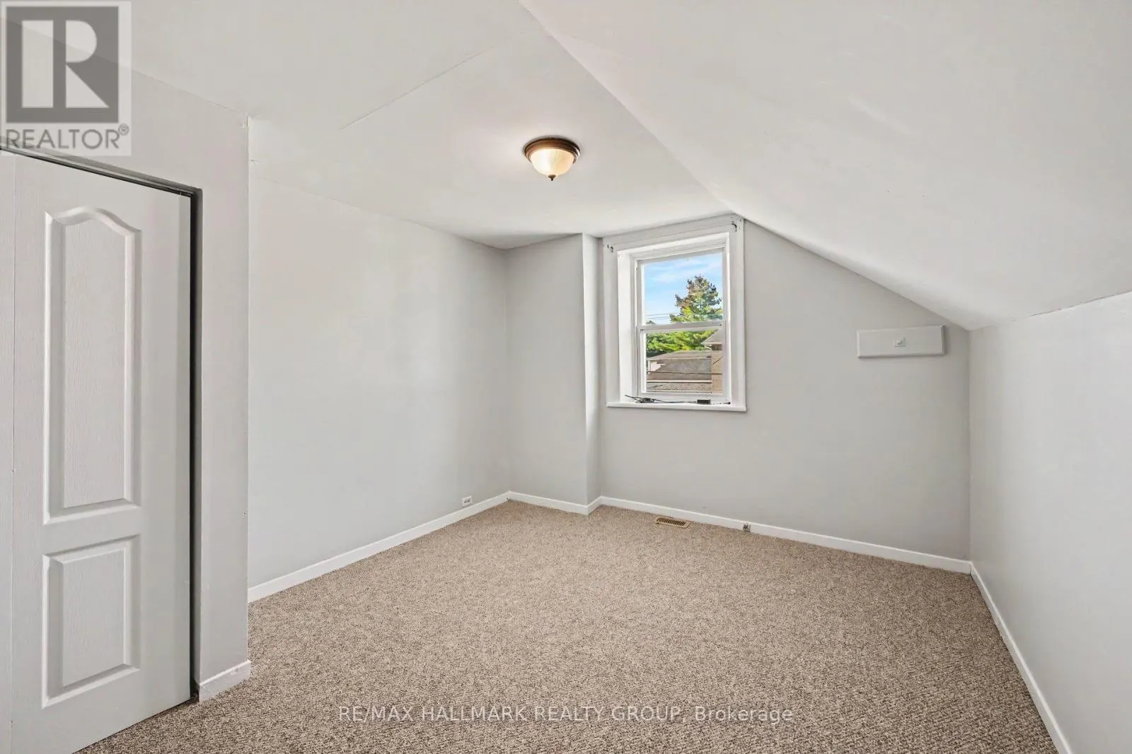 1 - 216 BELL STREET