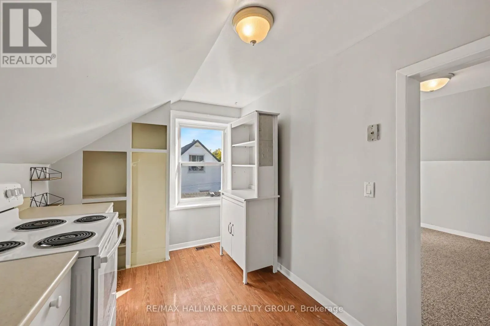 1 - 216 BELL STREET