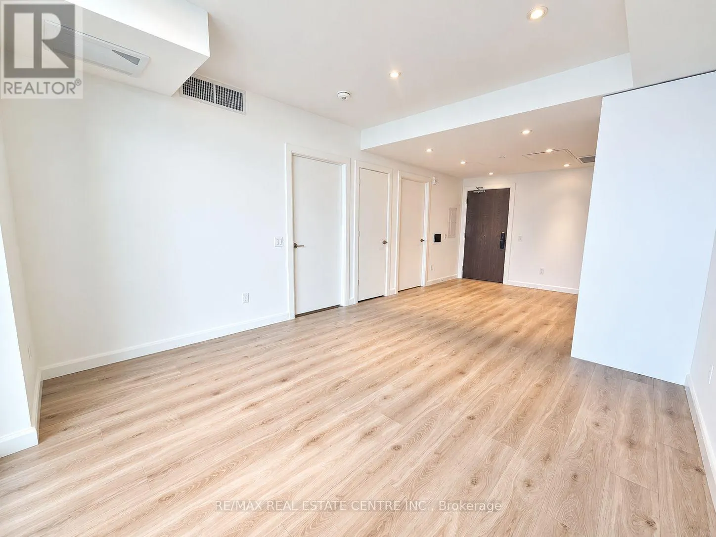 1705 - 741 KING STREET W