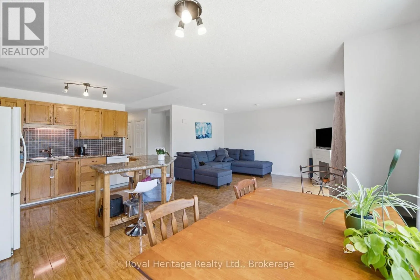 164 A PRINCE EDWARD STREET
